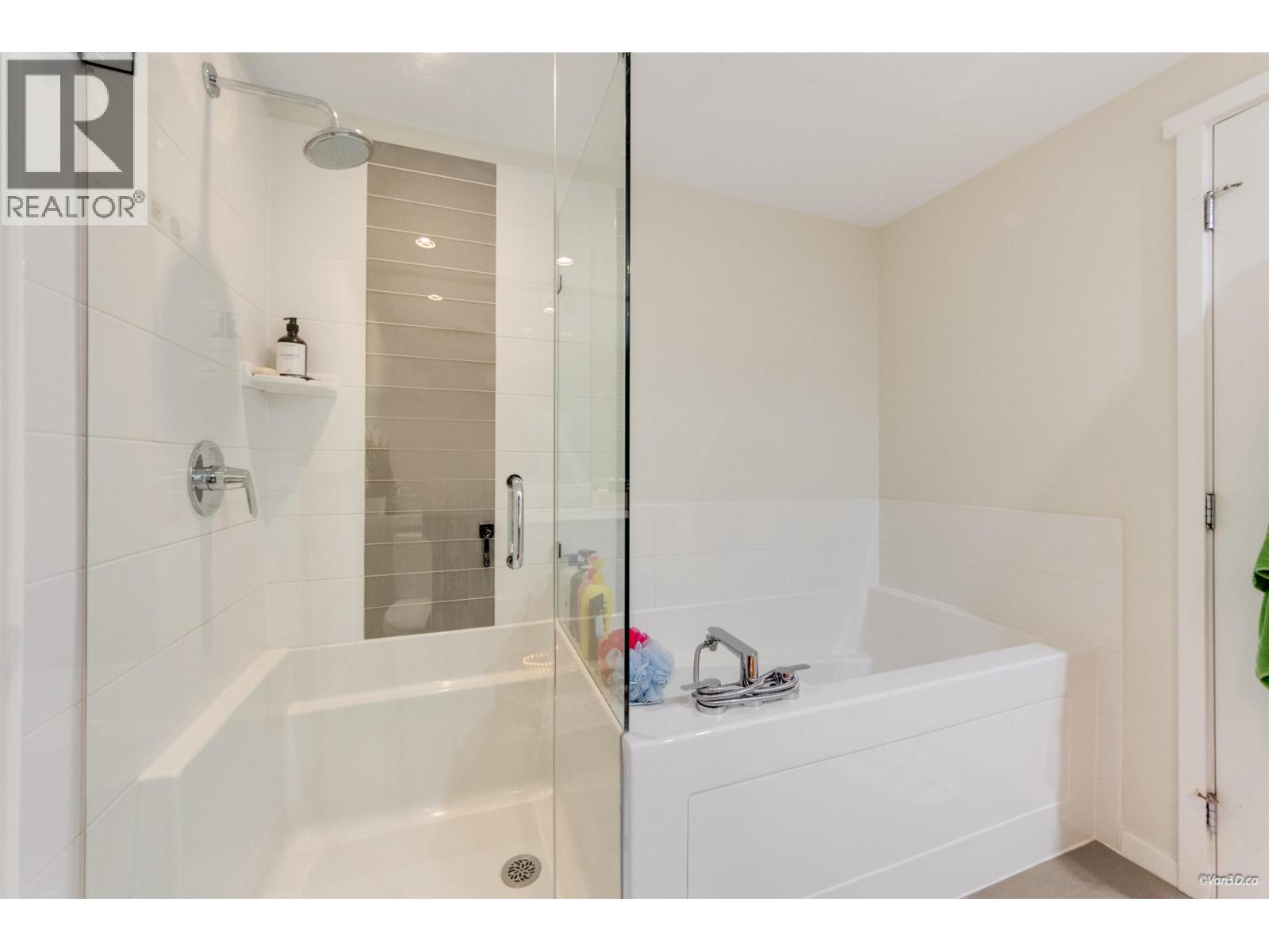 2806 3102 Windsor Gate, Coquitlam, British Columbia  V3B 0J3 - Photo 20 - R3105003