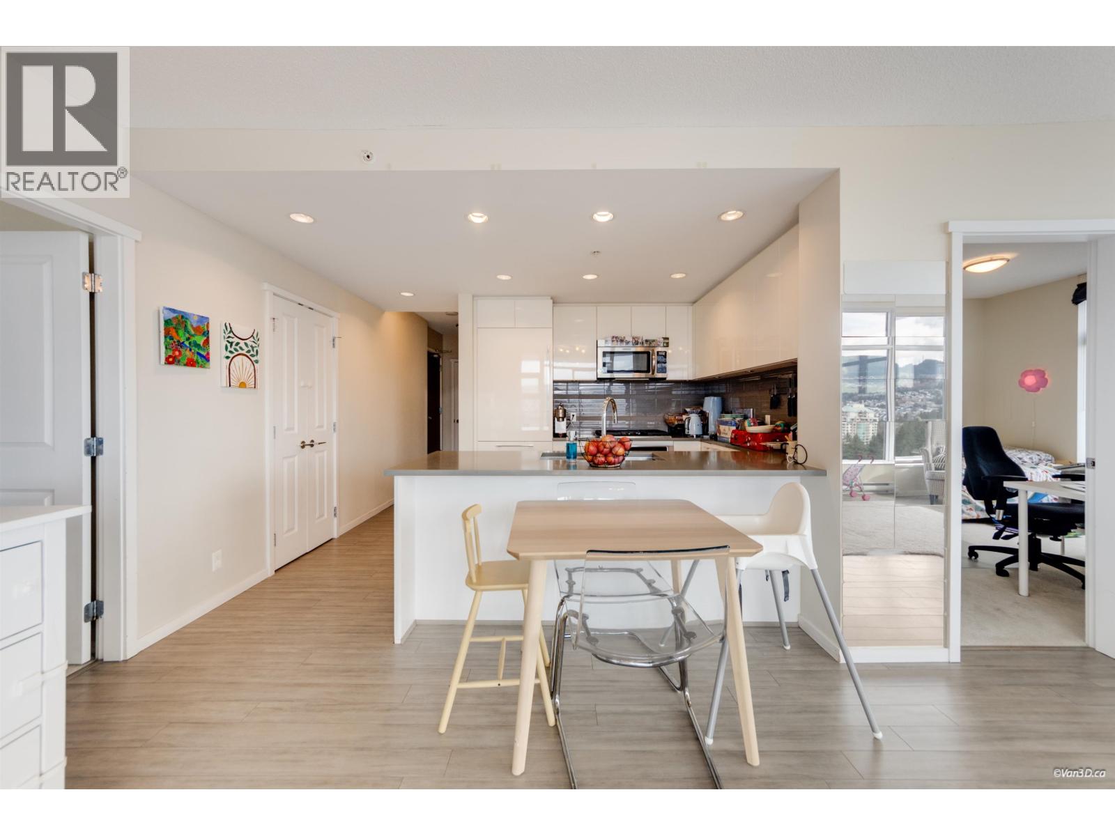 2806 3102 Windsor Gate, Coquitlam, British Columbia  V3B 0J3 - Photo 9 - R3105003