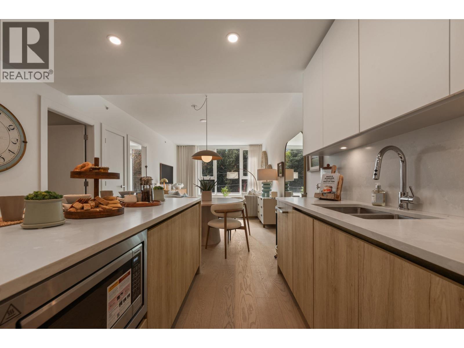 307 423 6th Street, West Vancouver, British Columbia  V7T 0A1 - Photo 30 - R3119235