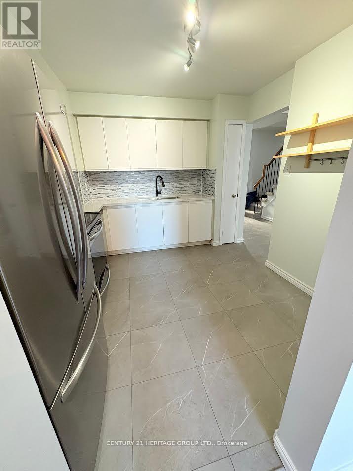 607 Gibney Crescent, Newmarket, Ontario  L3X 1Y3 - Photo 8 - N13083894