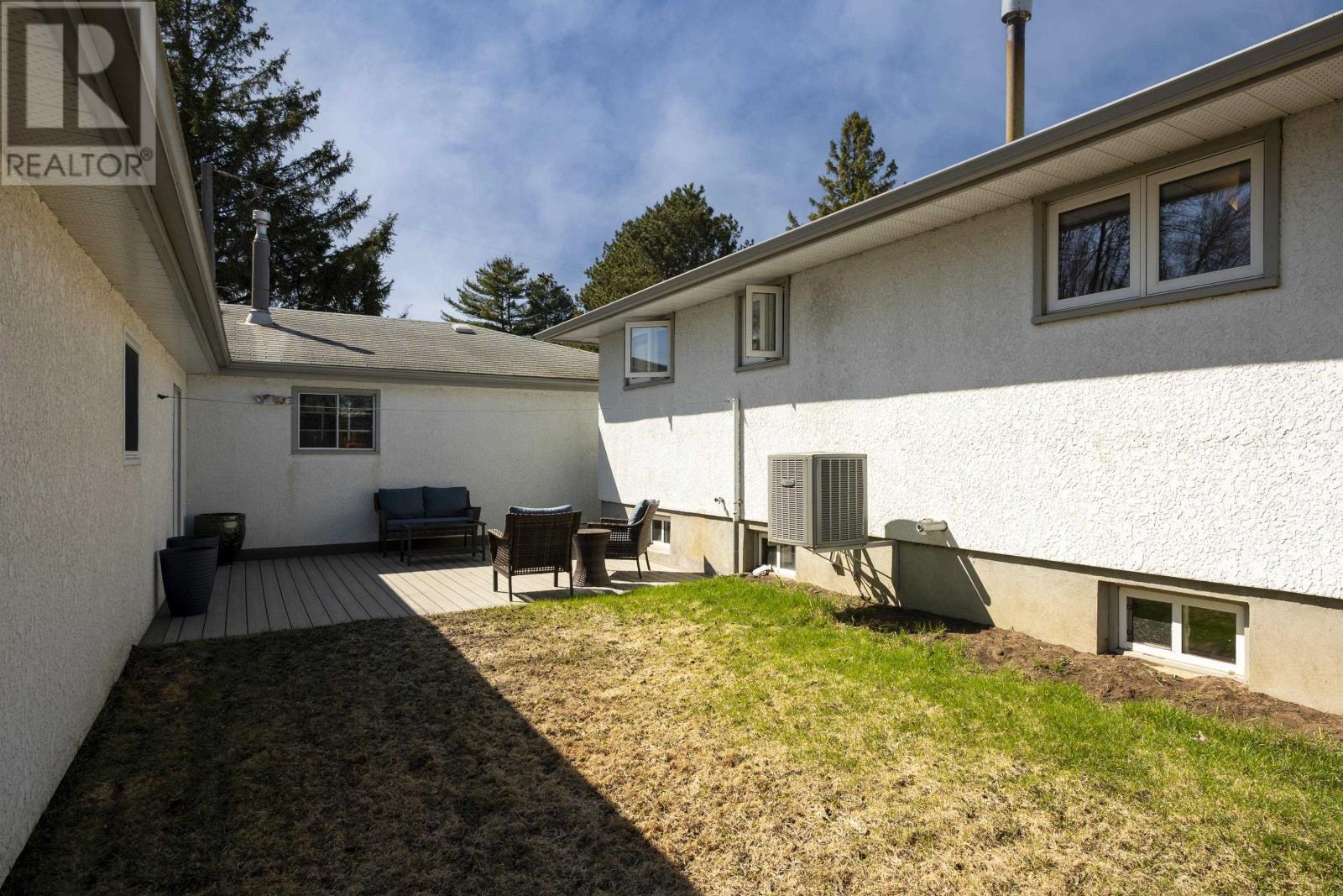 1110 Ottawa St, Thunder Bay, Ontario  P7E 6L9 - Photo 46 - TB2600904