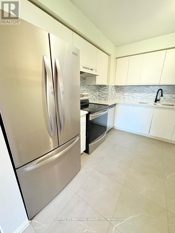 607 Gibney Crescent, Newmarket, Ontario  L3X 1Y3 - Photo 6 - N13083894