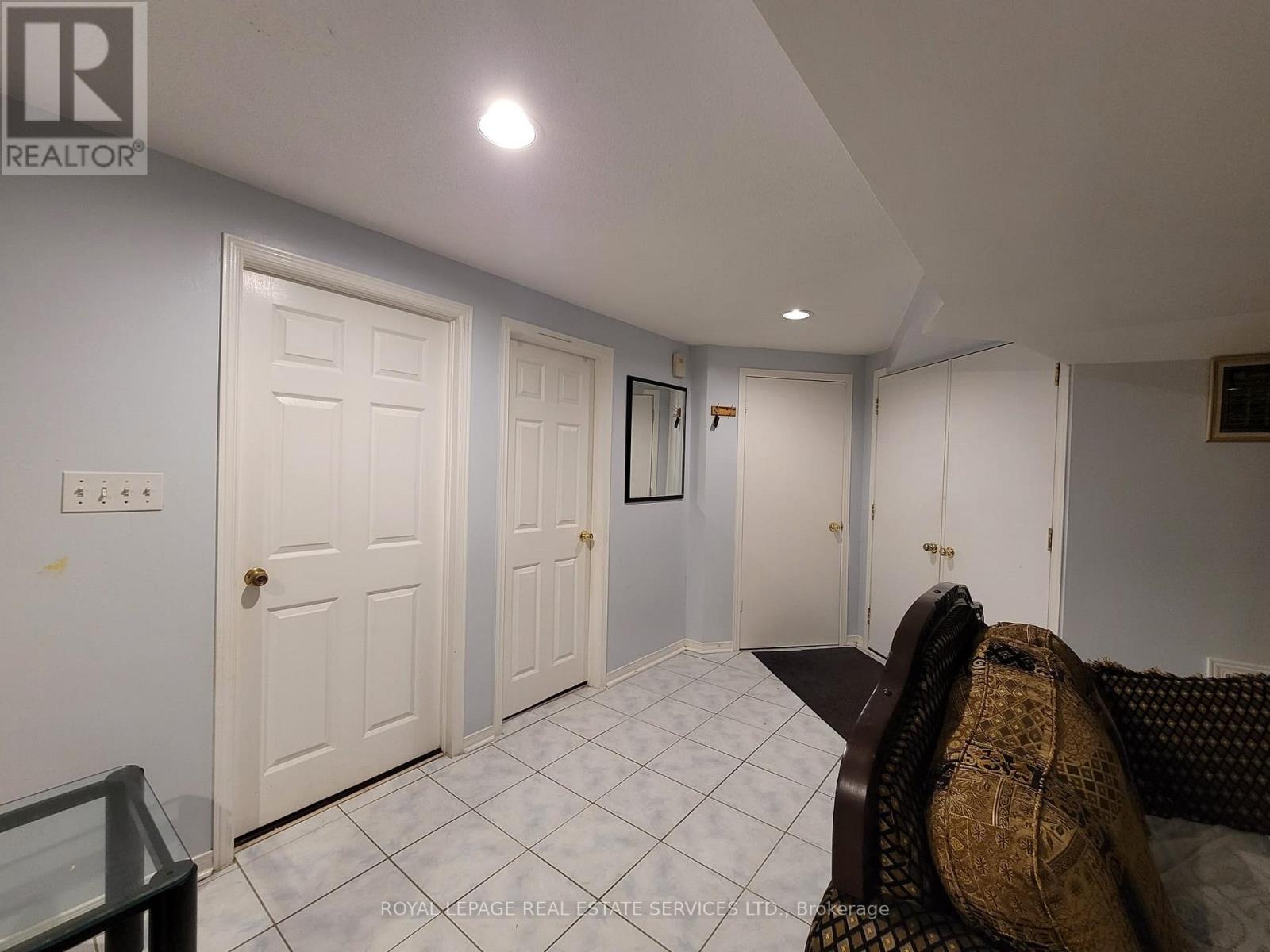 Bsmt - 323 Winfield Terrace, Mississauga, Ontario  L5R 1N6 - Photo 7 - W13084690