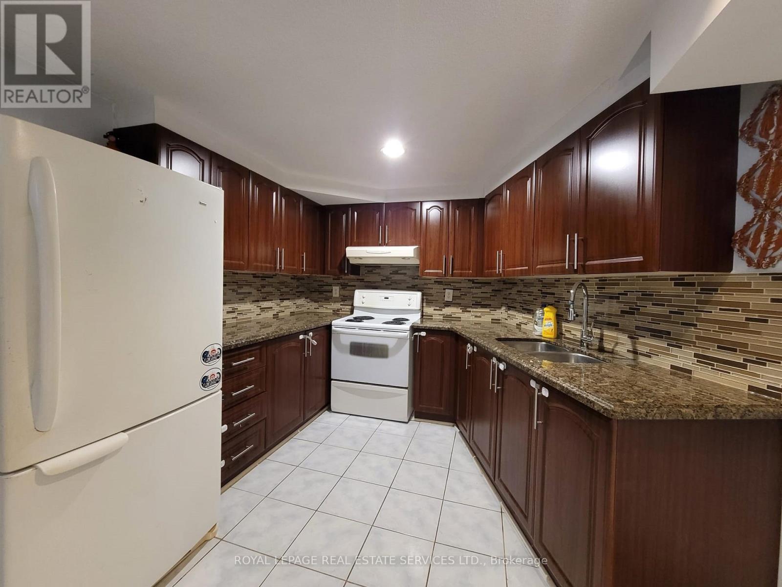 Bsmt - 323 Winfield Terrace, Mississauga, Ontario  L5R 1N6 - Photo 9 - W13084690
