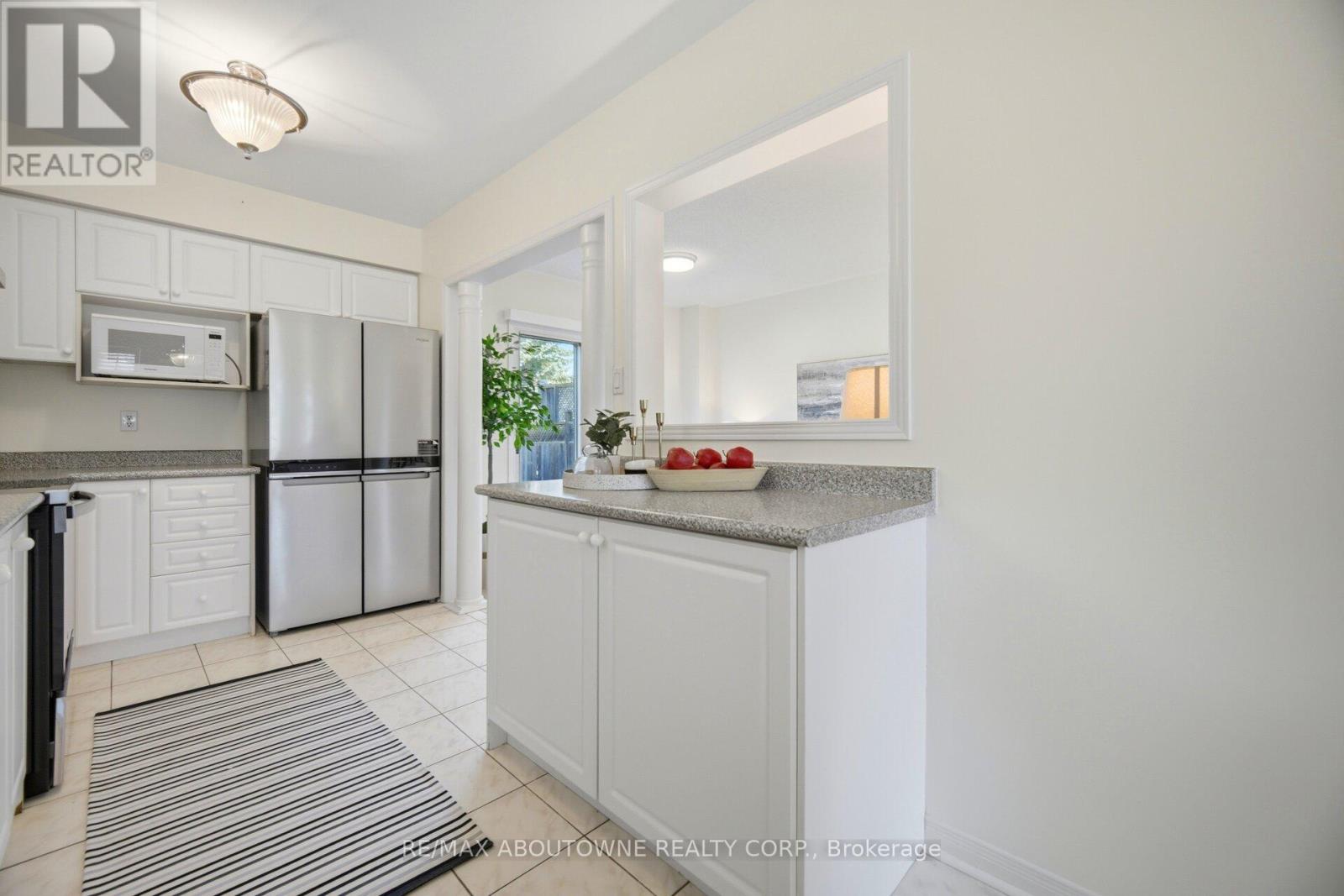 2029 Blue Jay Boulevard, Oakville, Ontario  L6M 3R4 - Photo 15 - W13084694