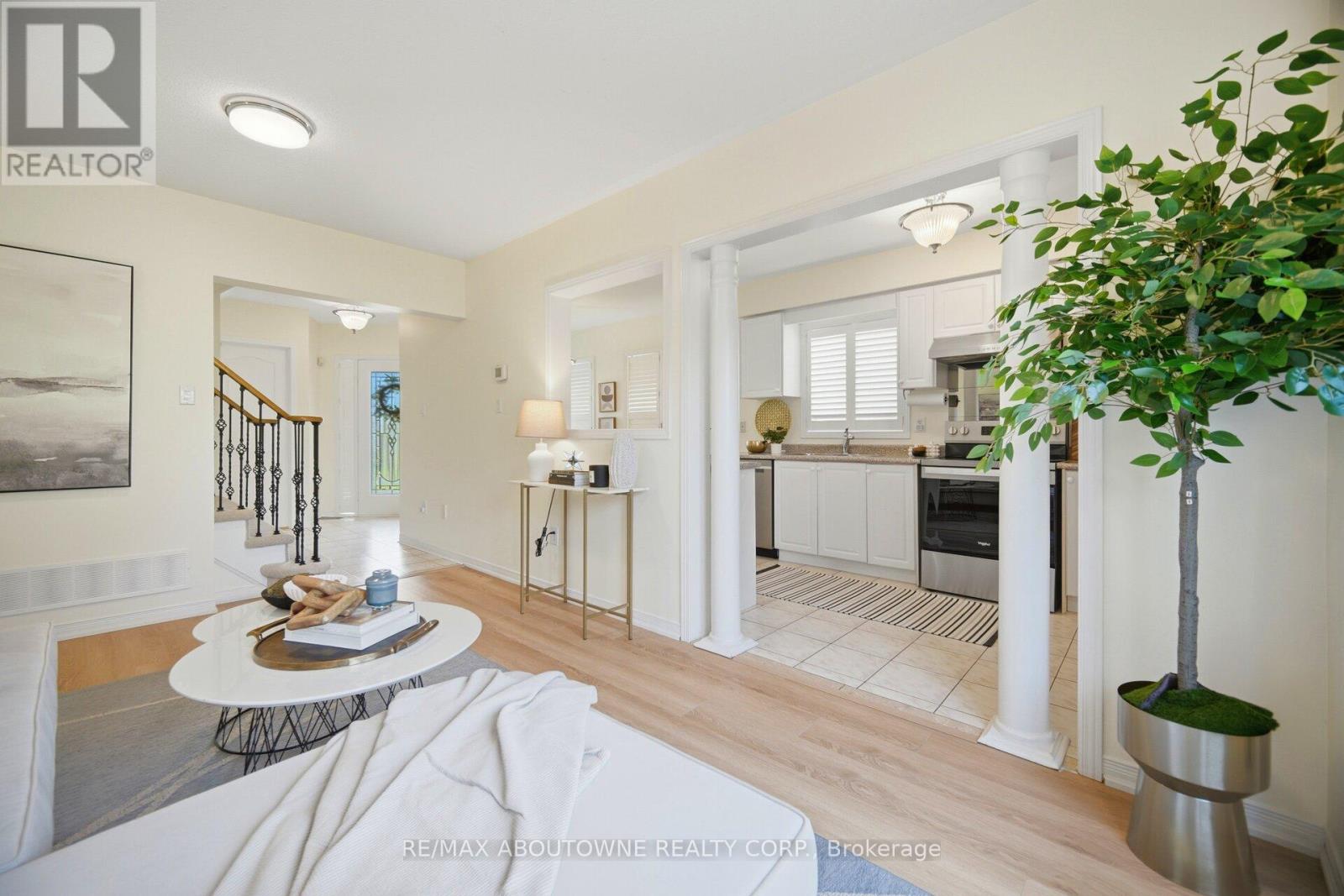 2029 Blue Jay Boulevard, Oakville, Ontario  L6M 3R4 - Photo 17 - W13084694