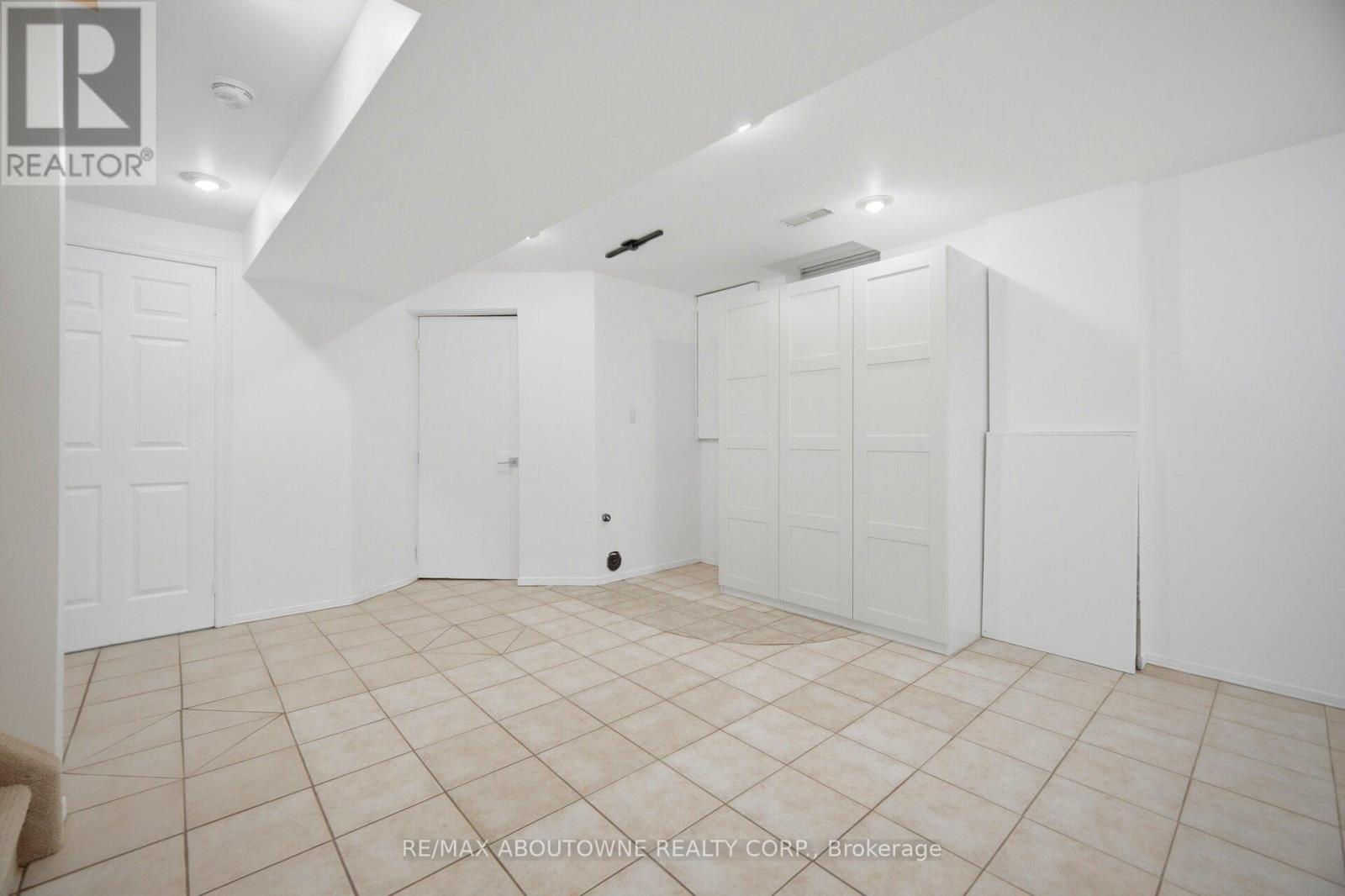 2029 Blue Jay Boulevard, Oakville, Ontario  L6M 3R4 - Photo 38 - W13084694