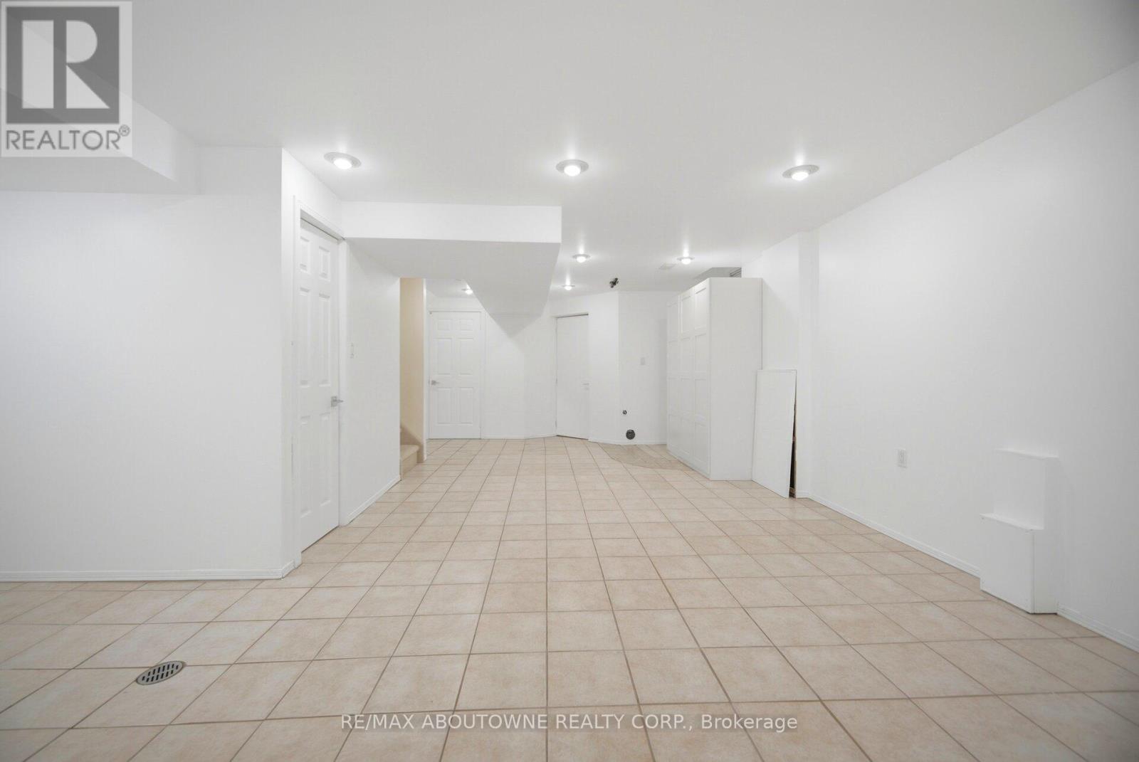 2029 Blue Jay Boulevard, Oakville, Ontario  L6M 3R4 - Photo 41 - W13084694