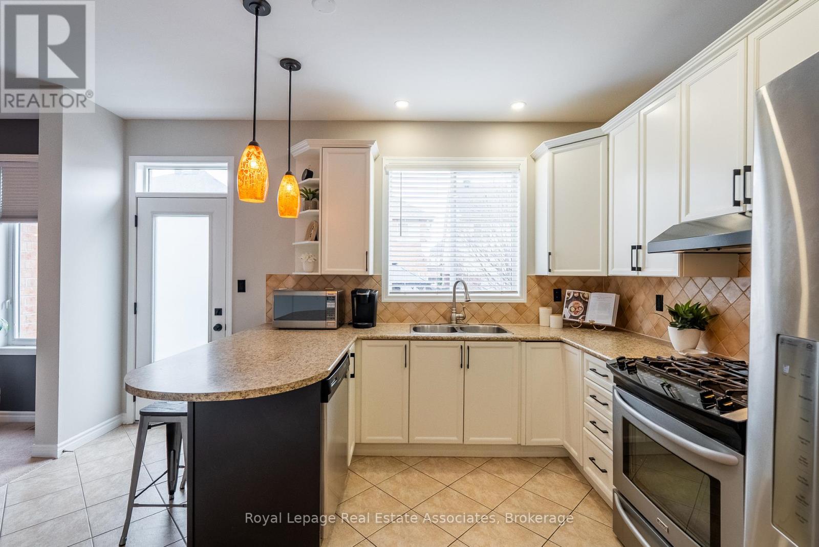 46 Dehaviland Crescent, Brampton, Ontario  L6X 0M9 - Photo 16 - W13084704