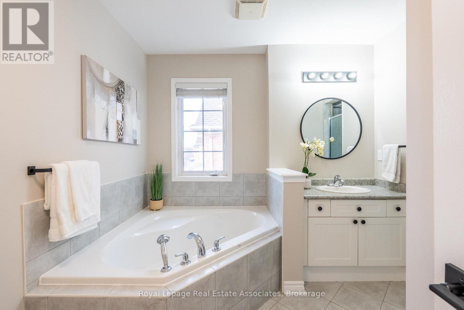 46 Dehaviland Crescent, Brampton, Ontario  L6X 0M9 - Photo 23 - W13084704