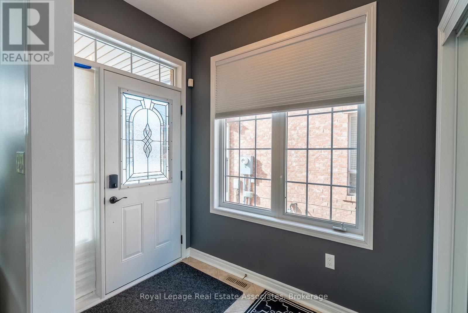 46 Dehaviland Crescent, Brampton, Ontario  L6X 0M9 - Photo 4 - W13084704