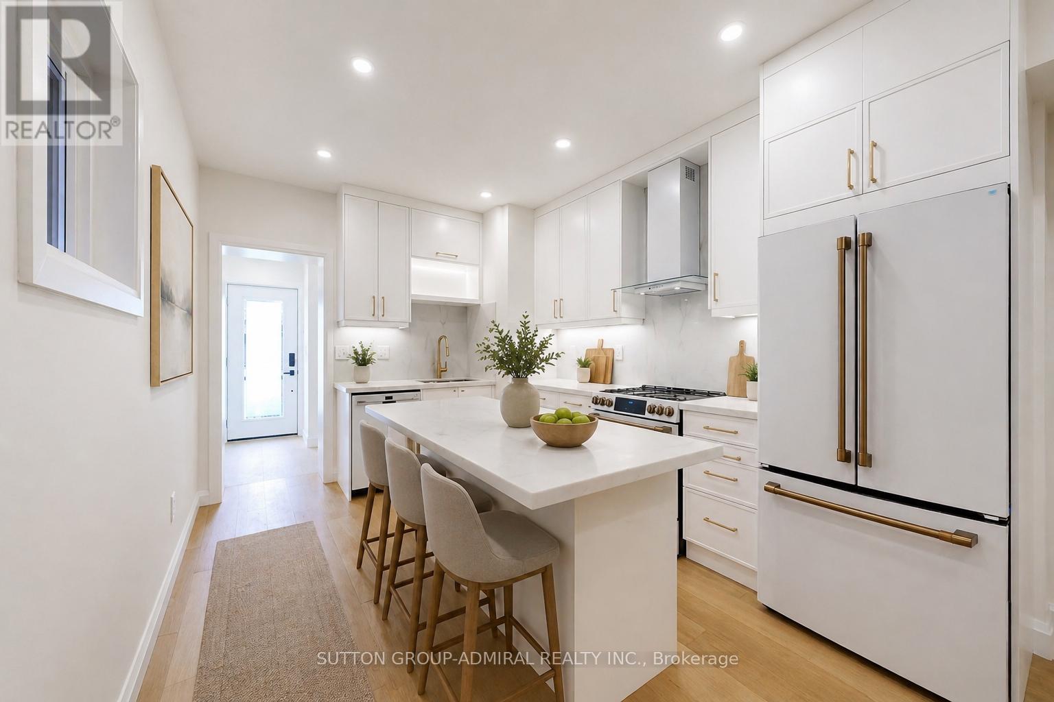 109 Fermanagh Avenue, Toronto, Ontario  M6R 1M1 - Photo 2 - W13084706