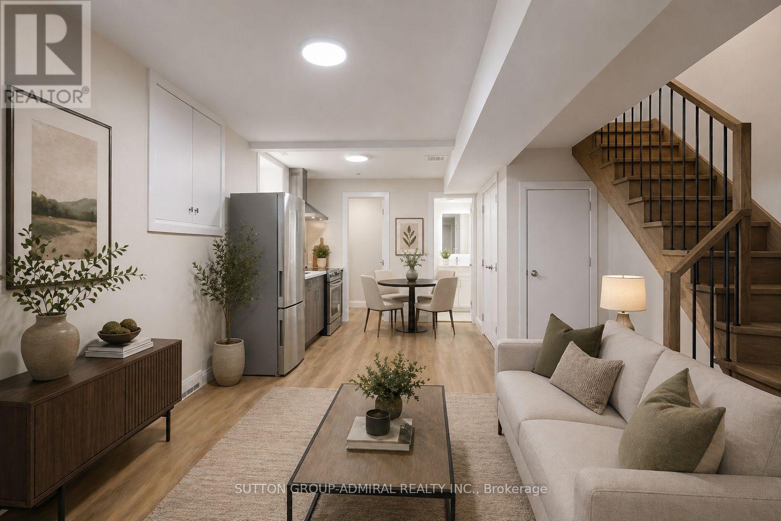 109 Fermanagh Avenue, Toronto, Ontario  M6R 1M1 - Photo 4 - W13084706