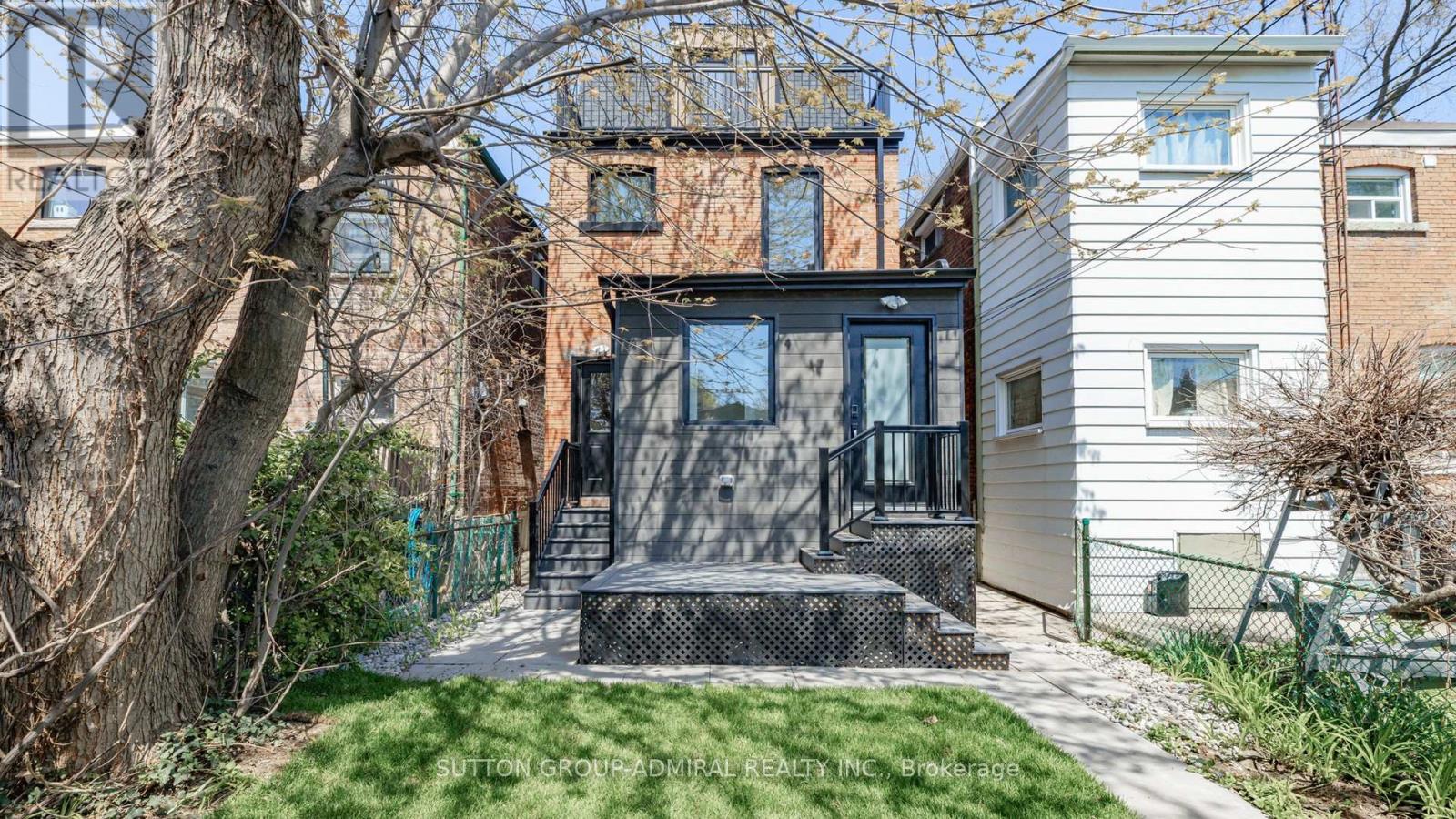 109 Fermanagh Avenue, Toronto, Ontario  M6R 1M1 - Photo 45 - W13084706