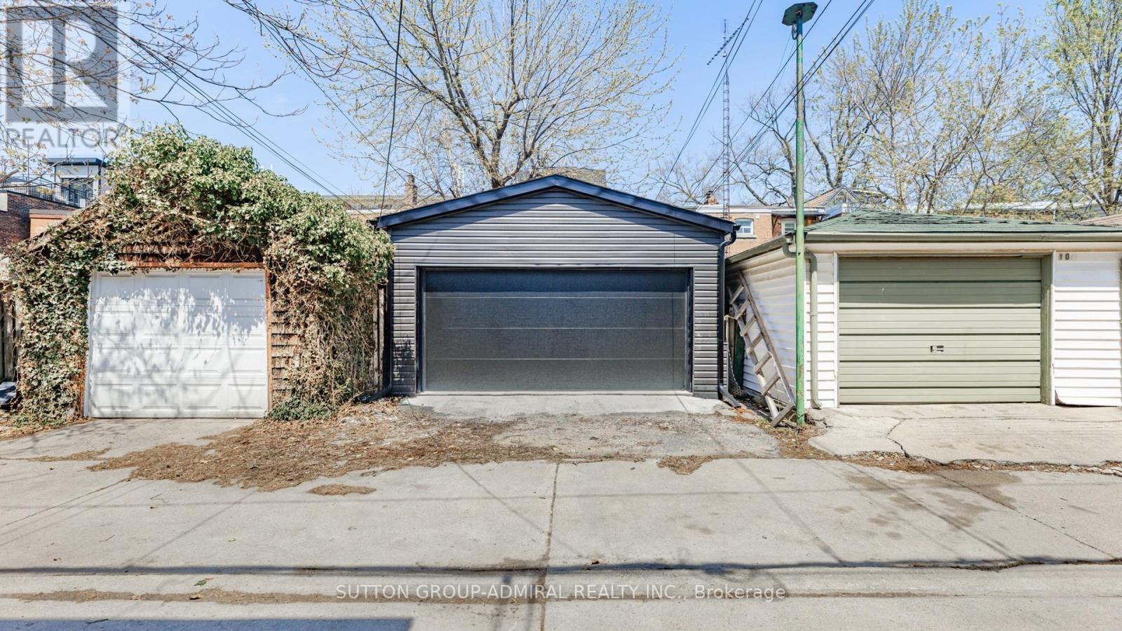 109 Fermanagh Avenue, Toronto, Ontario  M6R 1M1 - Photo 47 - W13084706