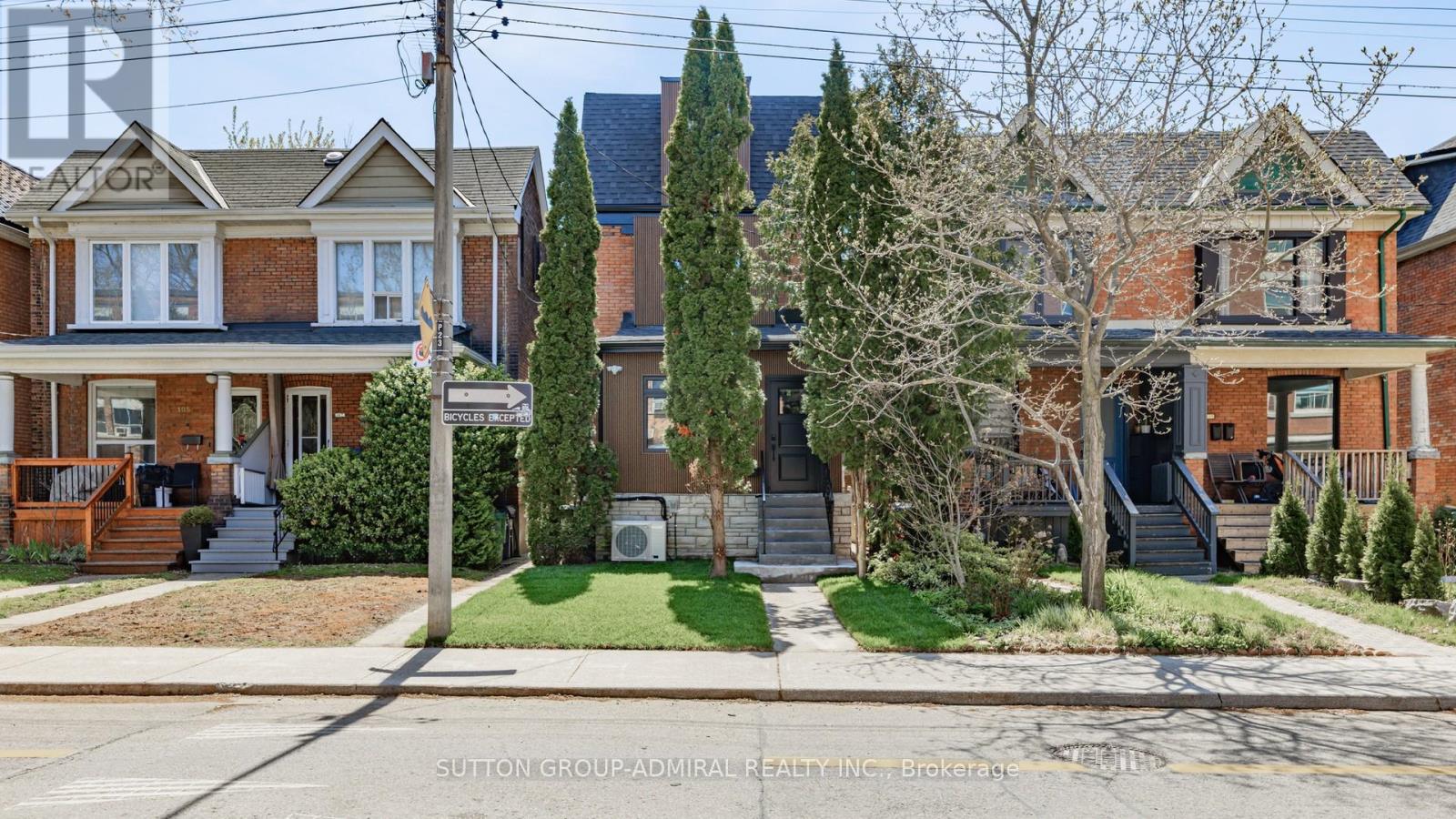109 Fermanagh Avenue, Toronto, Ontario  M6R 1M1 - Photo 5 - W13084706