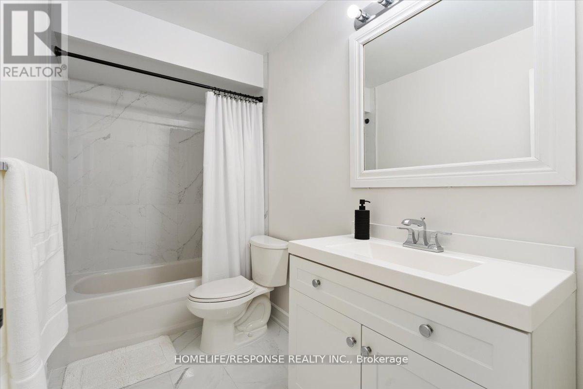 291 Thrace Avenue, Mississauga, Ontario  L5B 2B2 - Photo 23 - W13084718