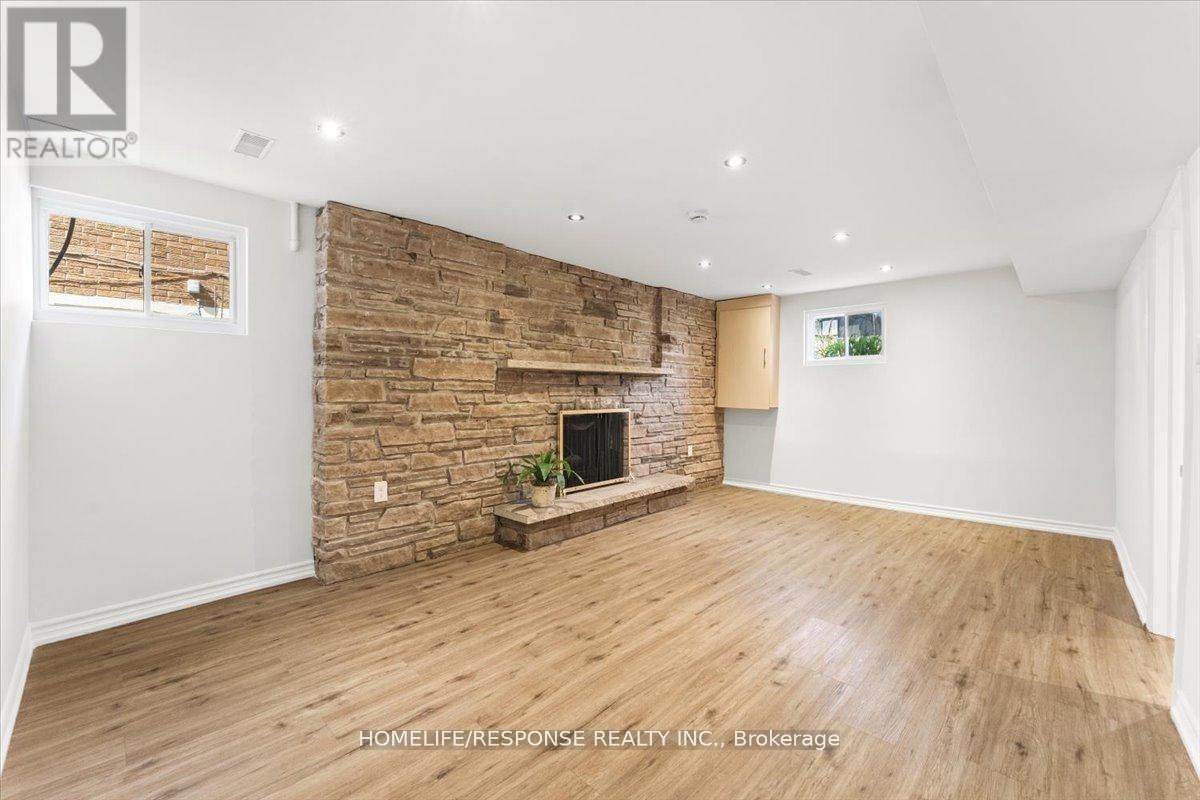 291 Thrace Avenue, Mississauga, Ontario  L5B 2B2 - Photo 26 - W13084718