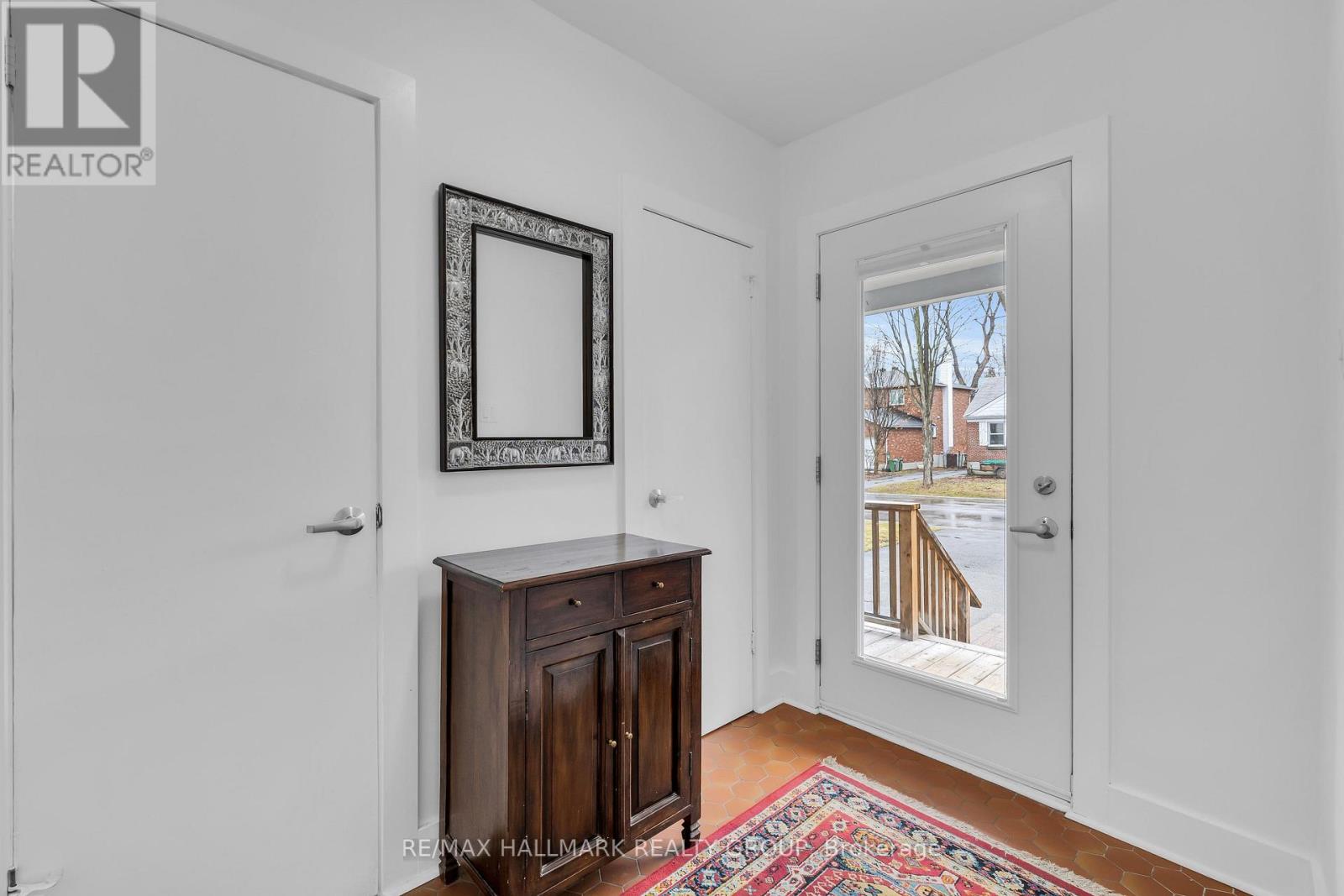 229 Greensway Avenue, Ottawa, Ontario  K1L 7V3 - Photo 2 - X13085066