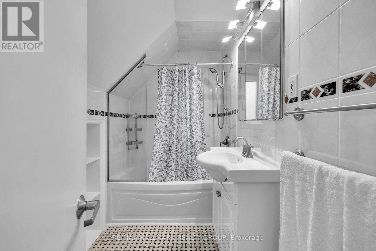 229 Greensway Avenue, Ottawa, Ontario  K1L 7V3 - Photo 22 - X13085066