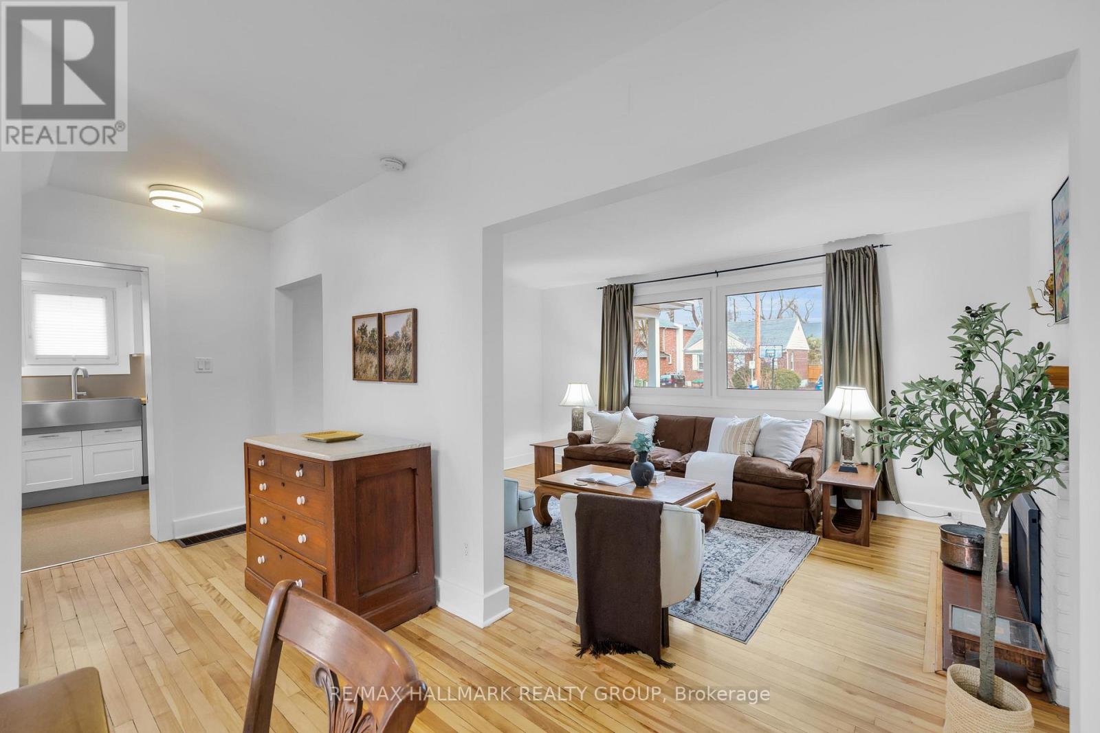 229 Greensway Avenue, Ottawa, Ontario  K1L 7V3 - Photo 8 - X13085066