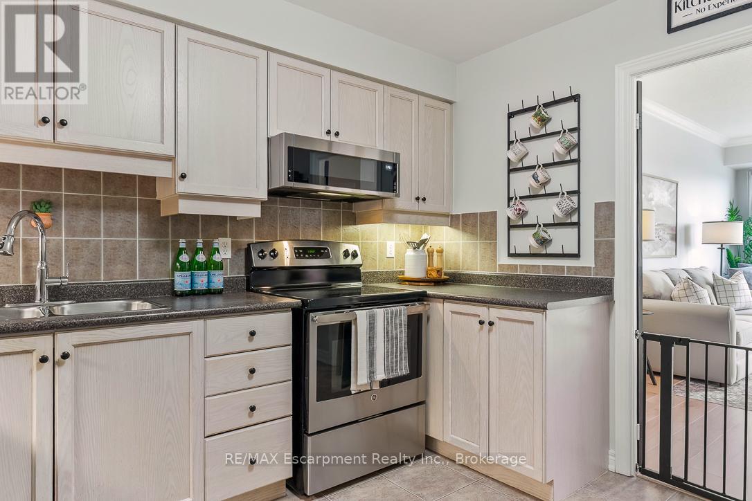 301 - 50 Old Mill Road, Oakville, Ontario  L6J 7W1 - Photo 11 - W13084884