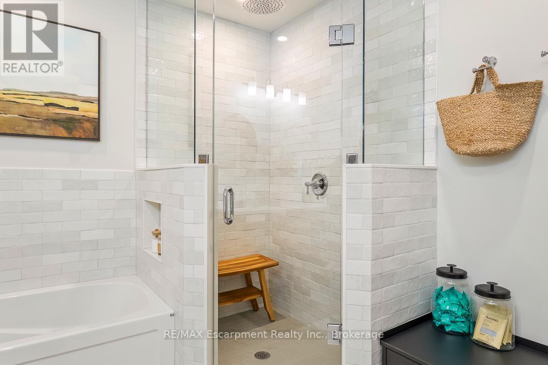 301 - 50 Old Mill Road, Oakville, Ontario  L6J 7W1 - Photo 17 - W13084884