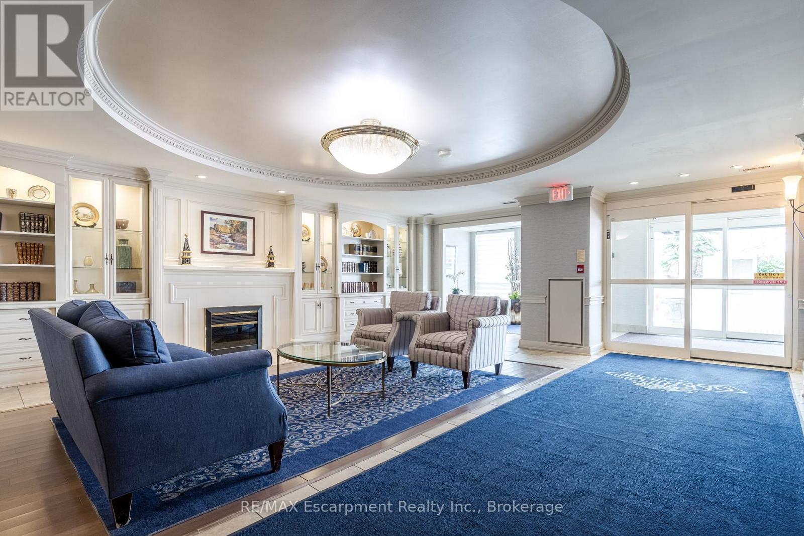 301 - 50 Old Mill Road, Oakville, Ontario  L6J 7W1 - Photo 2 - W13084884