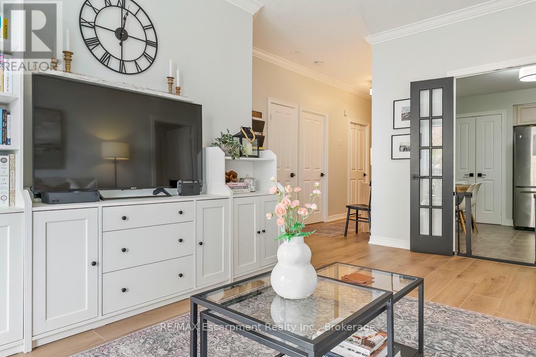 301 - 50 Old Mill Road, Oakville, Ontario  L6J 7W1 - Photo 7 - W13084884