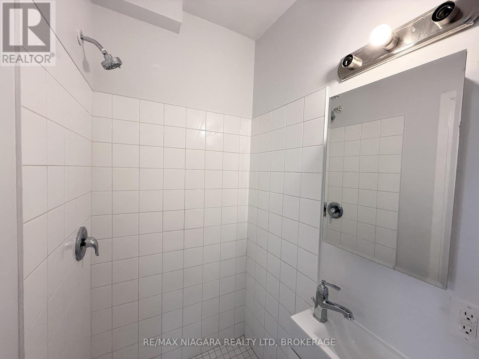 Unit 4 - 4711 River Road, Niagara Falls, Ontario  L2E 3G2 - Photo 14 - X13084910