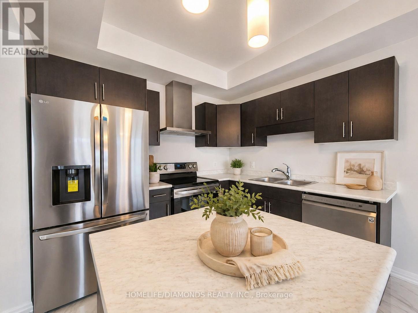 95 Bur Oak Drive, Thorold, Ontario  L2V 0L8 - Photo 3 - X13084590