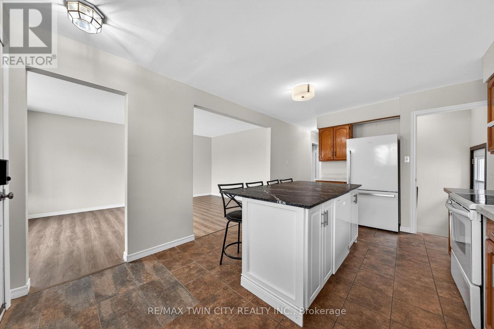 34 Avenue Road, Cambridge, Ontario  N1R 1B7 - Photo 11 - X13084684