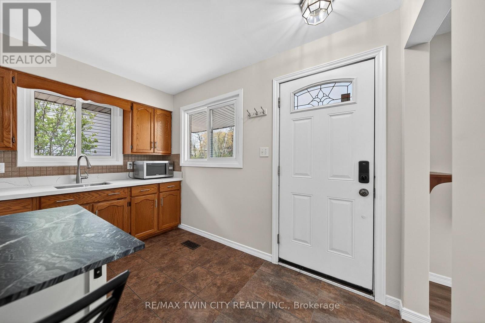 34 Avenue Road, Cambridge, Ontario  N1R 1B7 - Photo 5 - X13084684