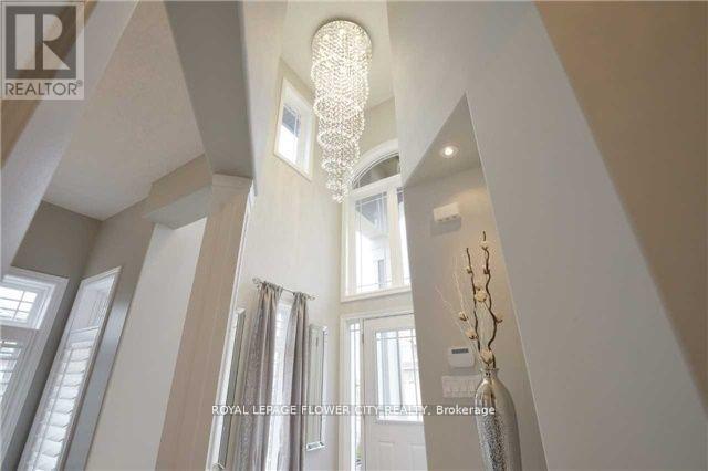 176 Medici Lane, Hamilton, Ontario  L9B 0S7 - Photo 3 - X13084748
