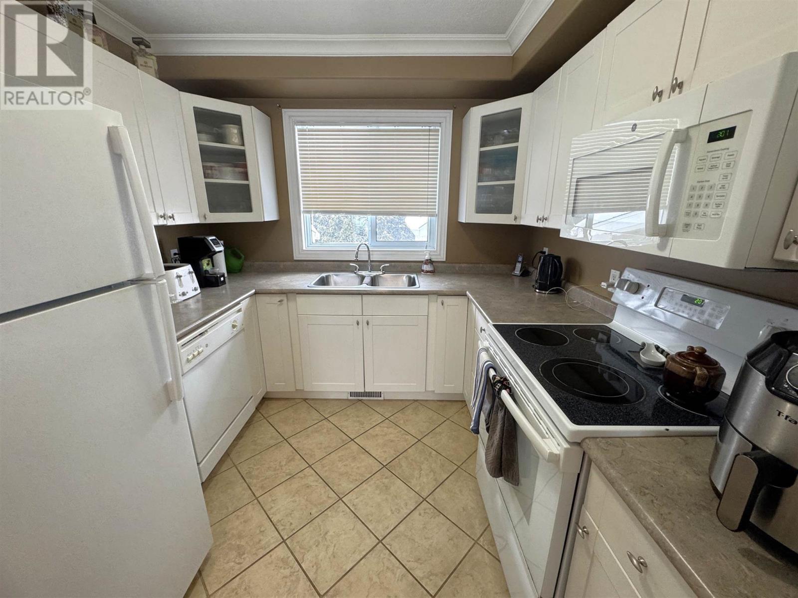 11 Oak Hill Rd, Elliot Lake, Ontario  P5A 2E4 - Photo 5 - SM260556
