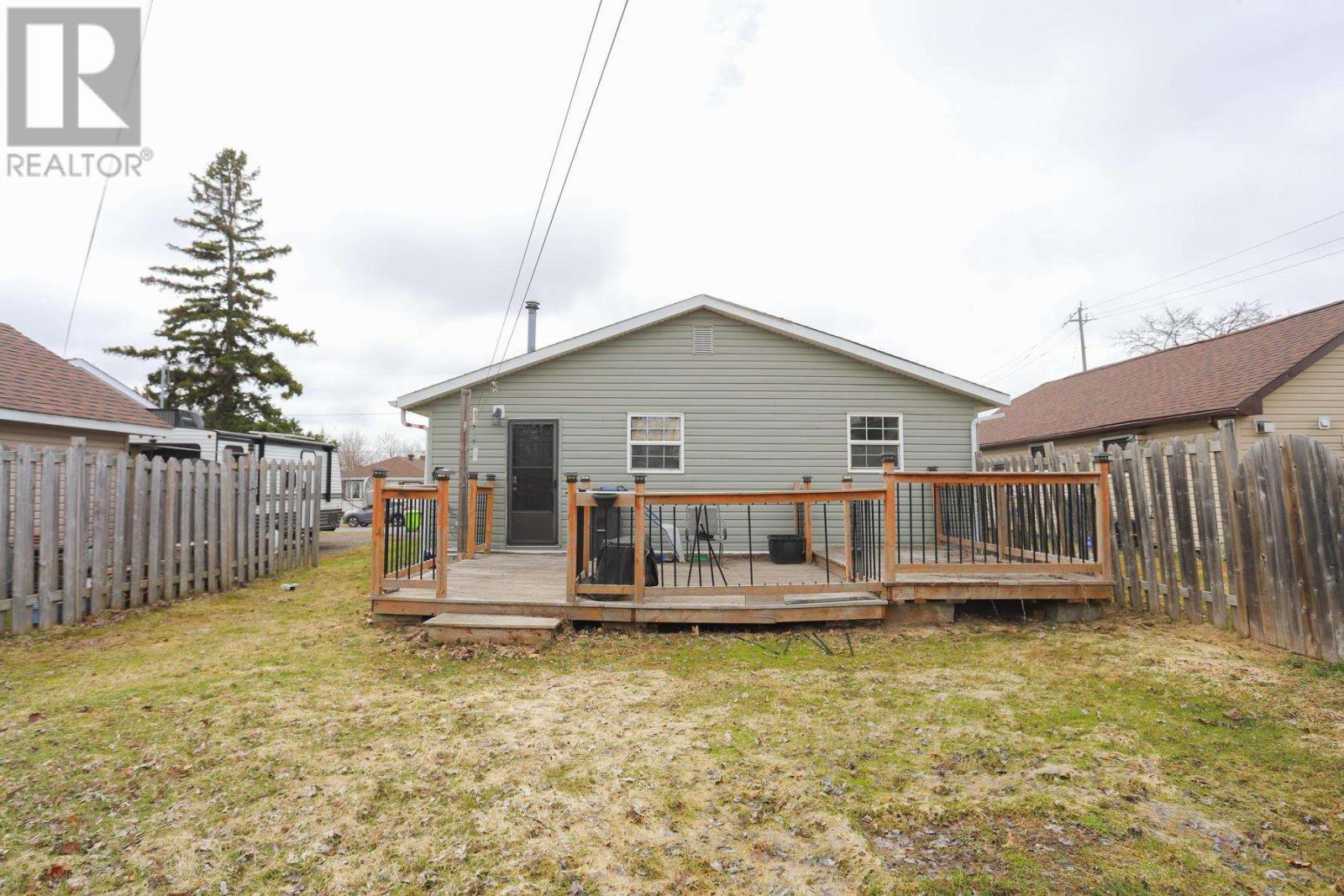 82 Cameron Ave, Sault Ste. Marie, Ontario  P6B 4X2 - Photo 22 - SM260672