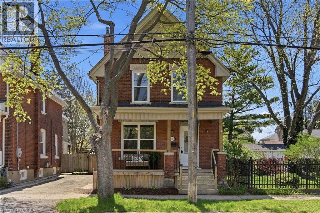 33 RICHMOND Street, Brantford, Ontario