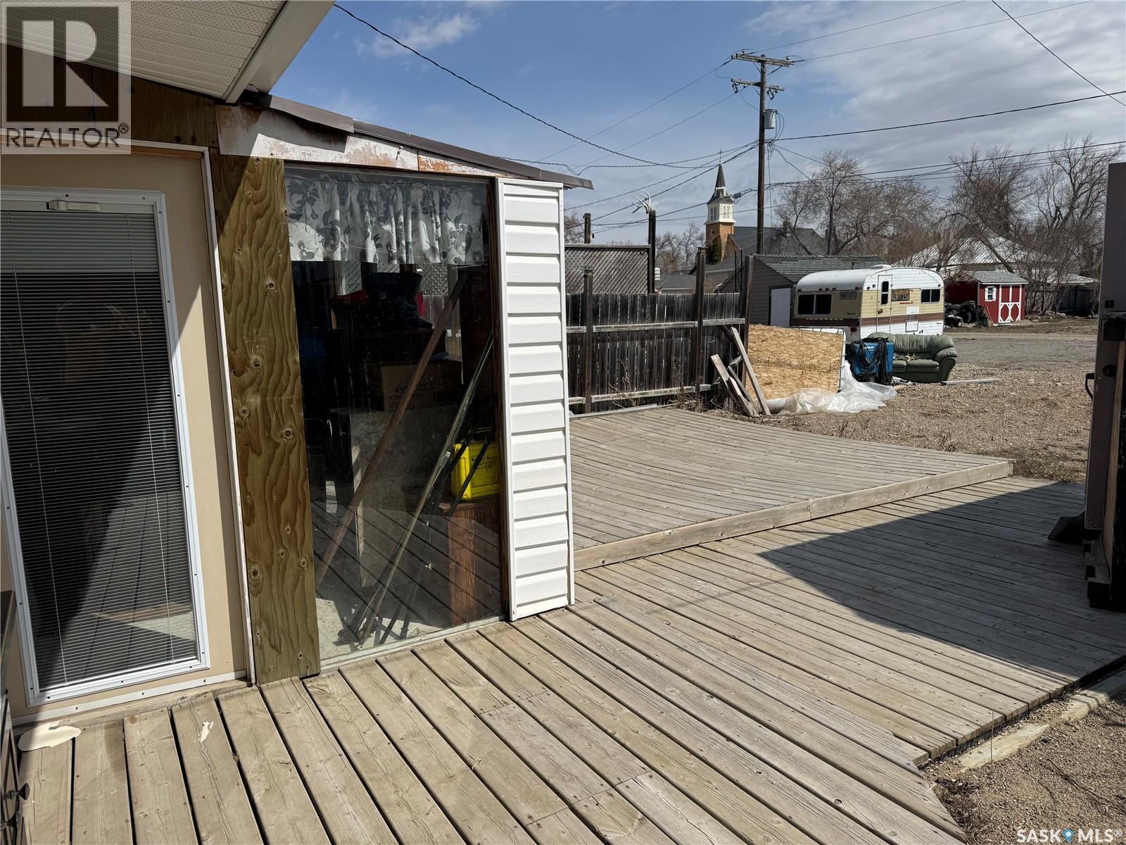 233 Central Avenue, Montmartre, Saskatchewan  S0G 3M0 - Photo 2 - SK015129