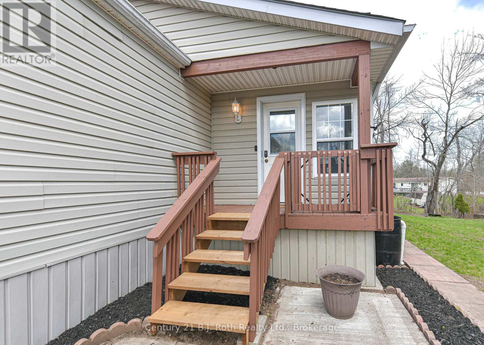 32 Jane Street, Oro-Medonte, Ontario  L3V 0P9 - Photo 17 - S13084952