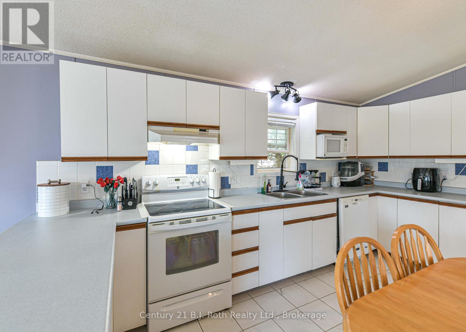 32 Jane Street, Oro-Medonte, Ontario  L3V 0P9 - Photo 25 - S13084952