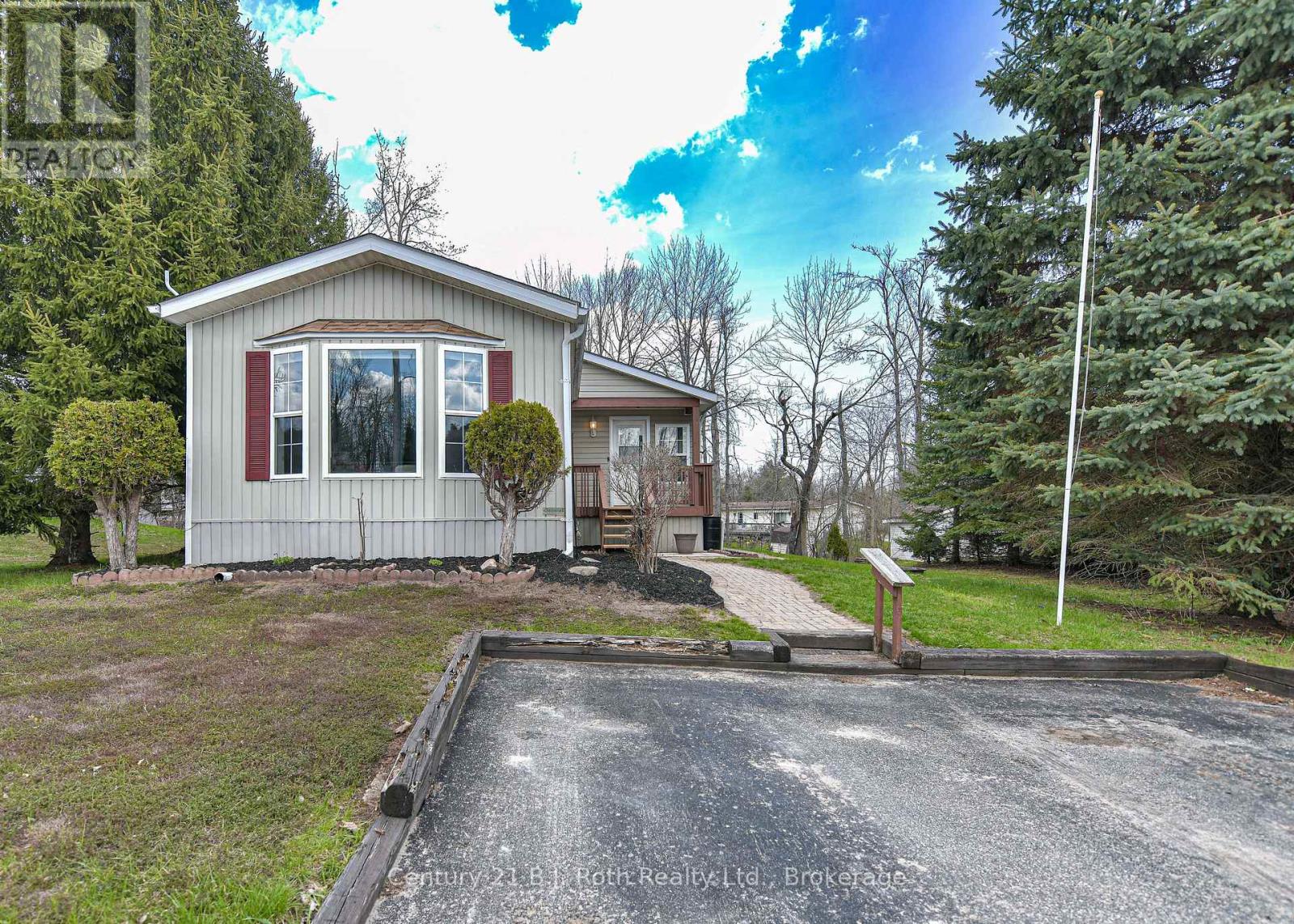 32 Jane Street, Oro-Medonte, Ontario  L3V 0P9 - Photo 4 - S13084952