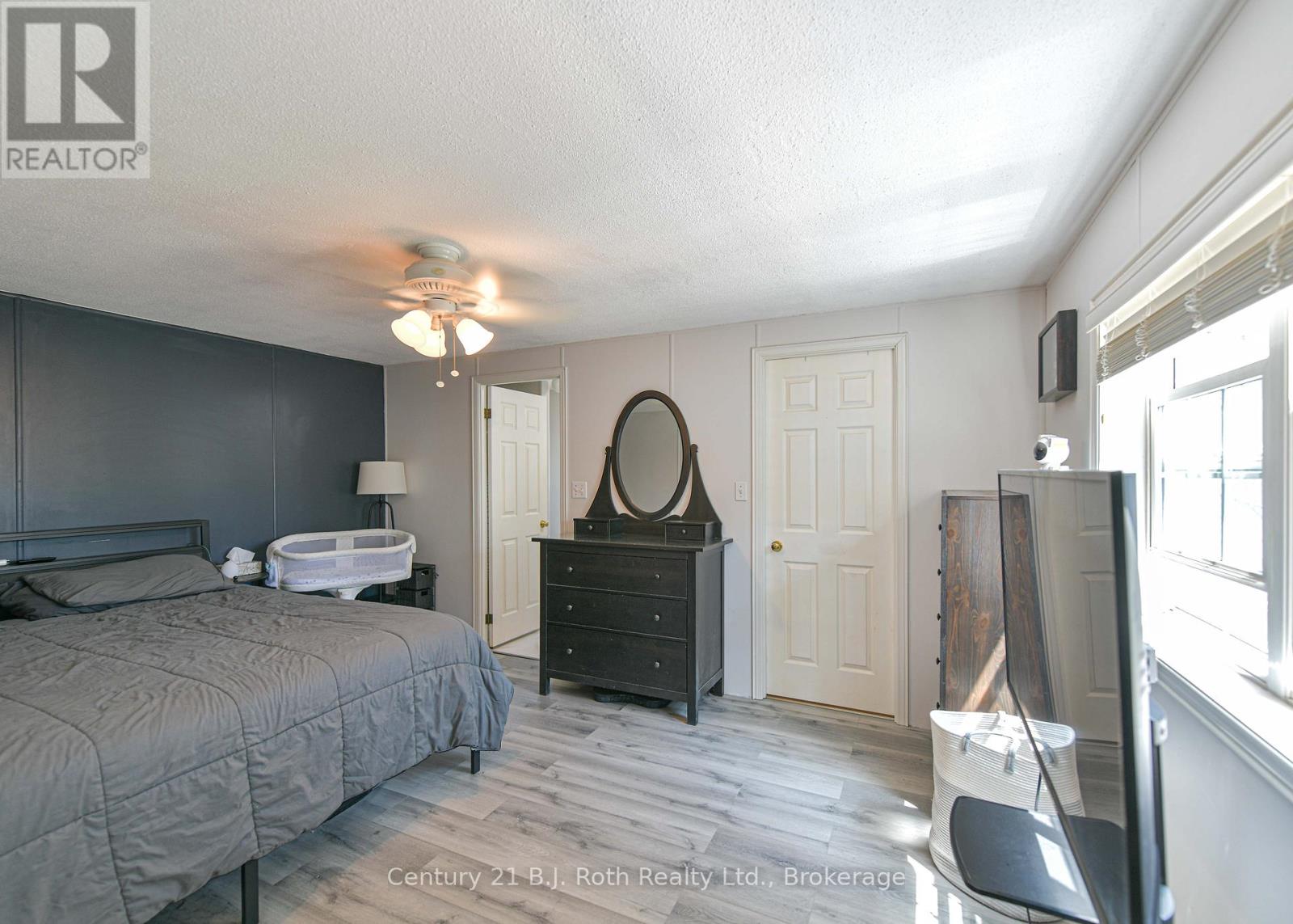 32 Jane Street, Oro-Medonte, Ontario  L3V 0P9 - Photo 43 - S13084952