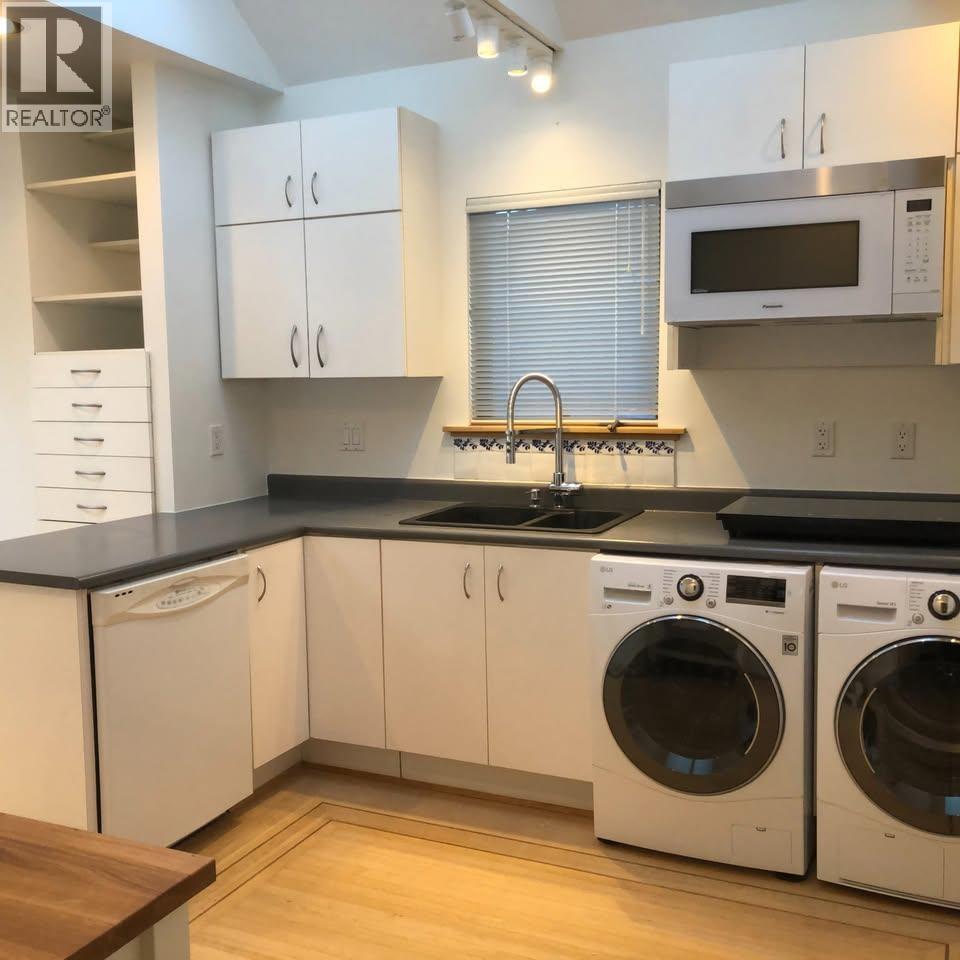 Main 4517 West 14th Avenue, Vancouver, British Columbia  V7S 1Y6 - Photo 17 - R3118678