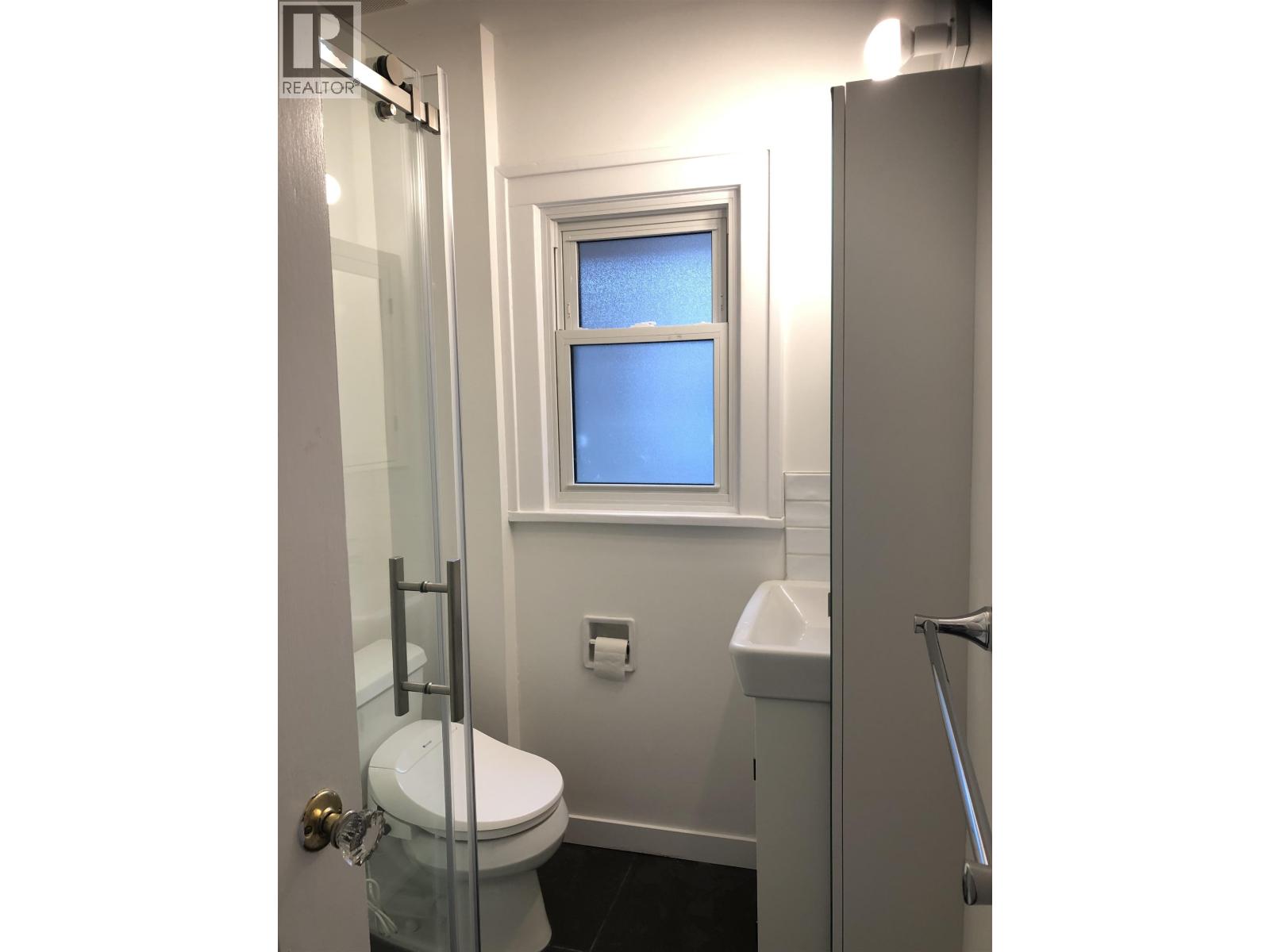 Main 4517 West 14th Avenue, Vancouver, British Columbia  V7S 1Y6 - Photo 9 - R3118678