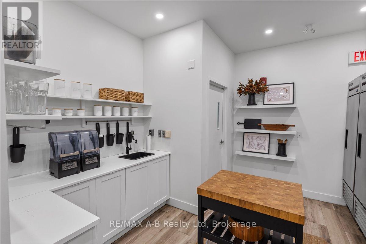 95 Ontario Street, Stratford, Ontario  N5A 3H1 - Photo 16 - X13085046