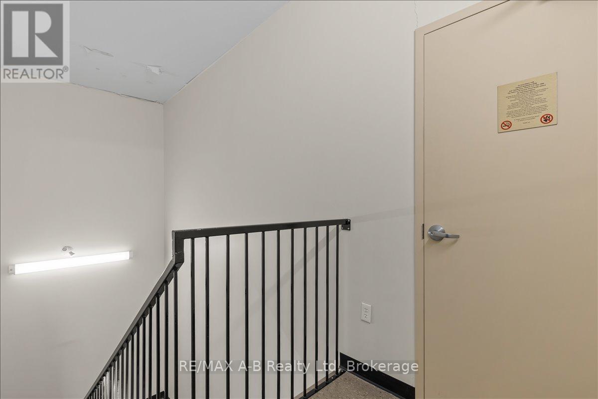 95 Ontario Street, Stratford, Ontario  N5A 3H1 - Photo 25 - X13085046
