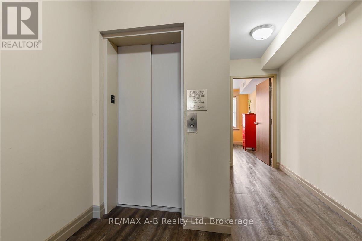 95 Ontario Street, Stratford, Ontario  N5A 3H1 - Photo 26 - X13085046