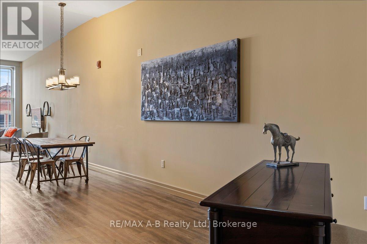 95 Ontario Street, Stratford, Ontario  N5A 3H1 - Photo 29 - X13085046