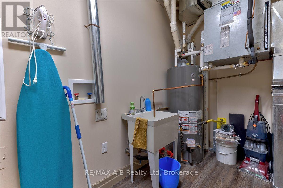 95 Ontario Street, Stratford, Ontario  N5A 3H1 - Photo 6 - X13085046