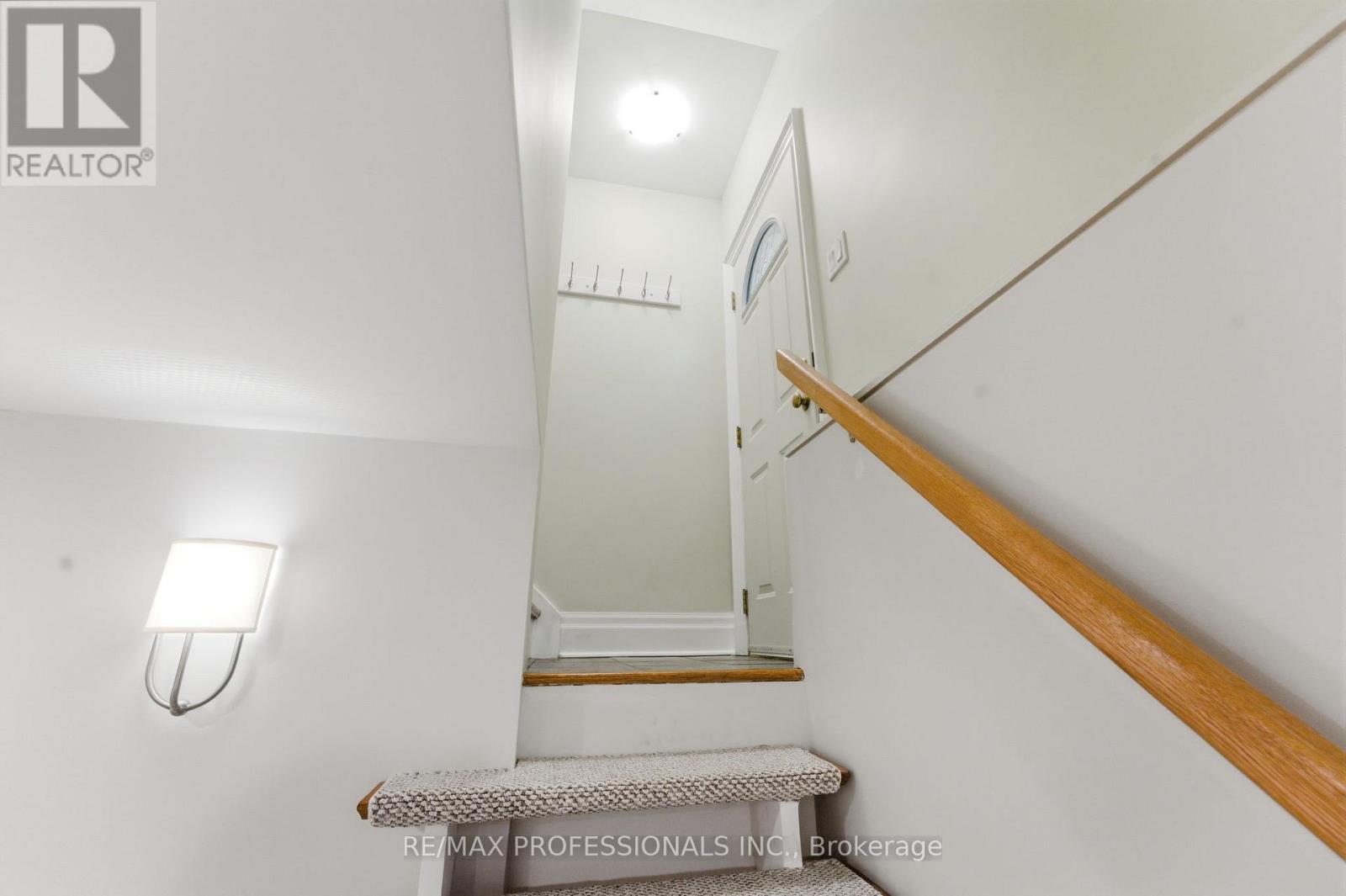 5 Princeton Road, Toronto, Ontario  M8X 2E1 - Photo 35 - W13084092